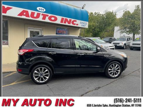 Used 2016 Ford Escape SE w/ SE Chrome Package AWD/4WD image 3