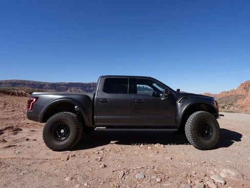 Used 2017 Ford F150 Raptor w/ Equipment Group 802A Luxury image 3