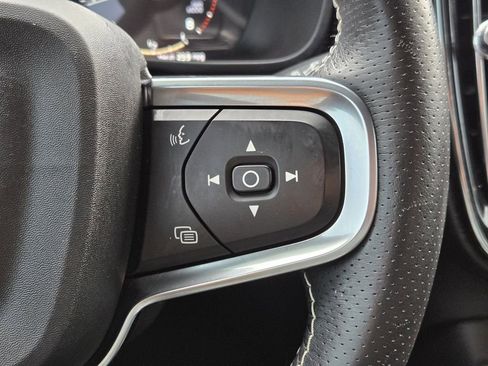 Used 2021 Volvo XC40 T5 R-Design w/ Advanced Package AWD/4WD image 29