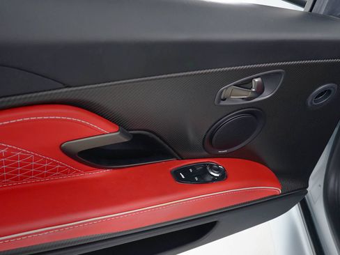 Used 2020 Aston Martin DBS Superleggera Volante RWD image 32