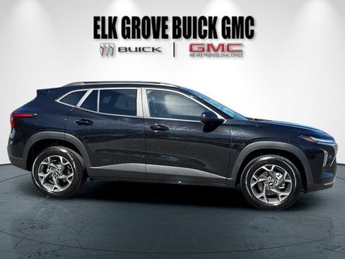 Used 2024 Chevrolet Trax LT FWD image 3
