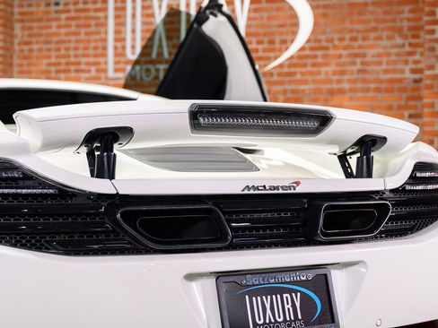 Used 2013 McLaren MP4-12C Spider image 10