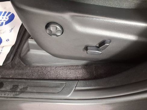 Used 2019 Jeep Grand Cherokee Altitude AWD/4WD image 16