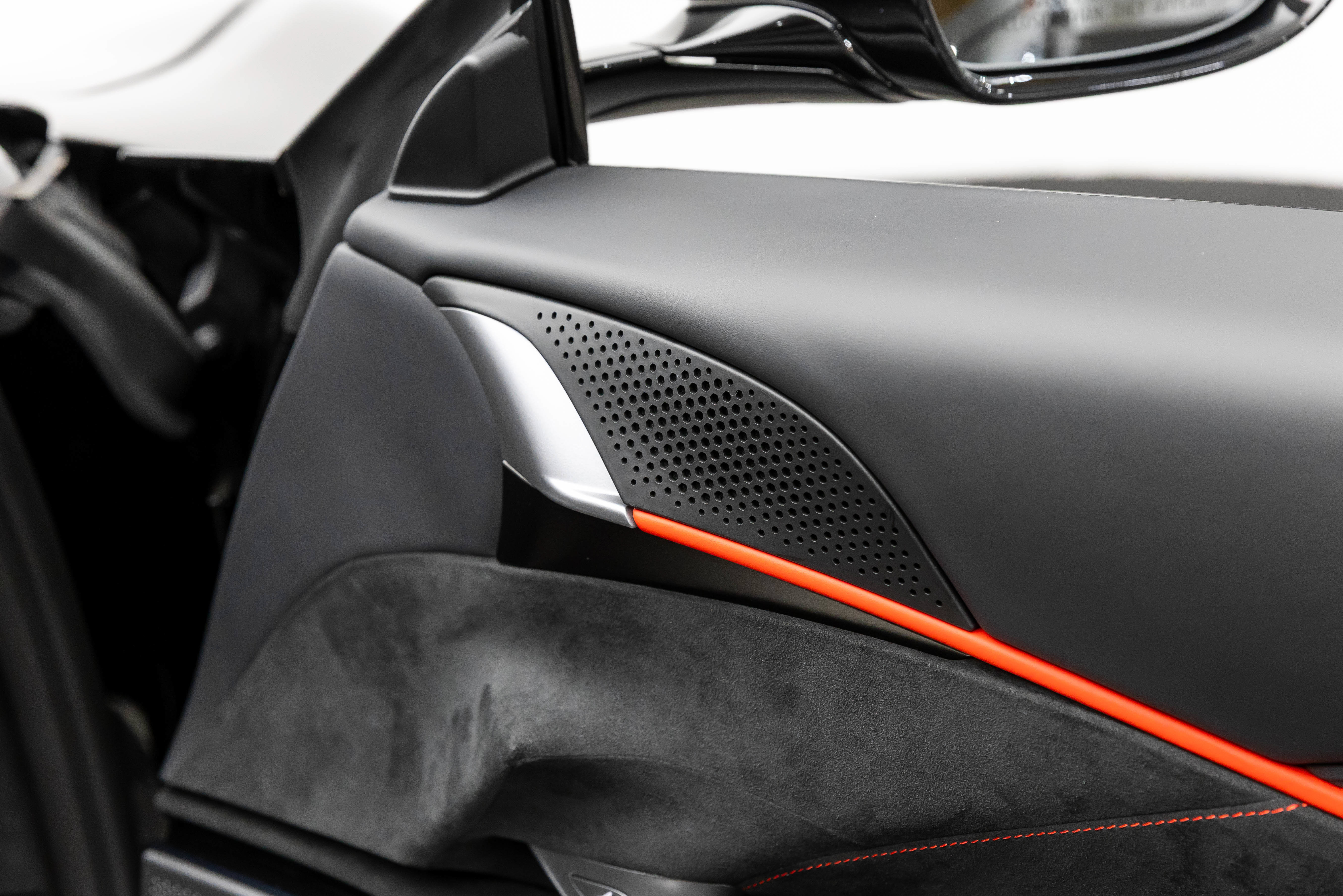 Certified 2025 Ferrari Roma Spider RWD image 65