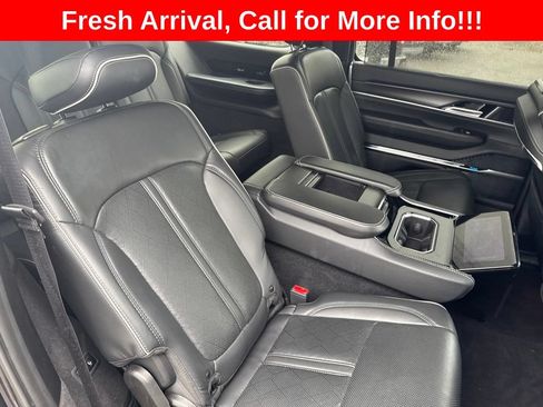 Used 2024 Jeep Grand Wagoneer Series II Obsidian w/ Quick Order Packagew 28T AWD/4WD image 11