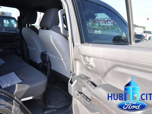 Used 2025 Toyota 4Runner 4WD image 15