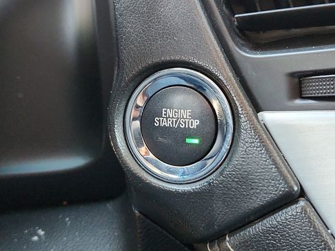 Used 2018 GMC Yukon XL SLT image 21