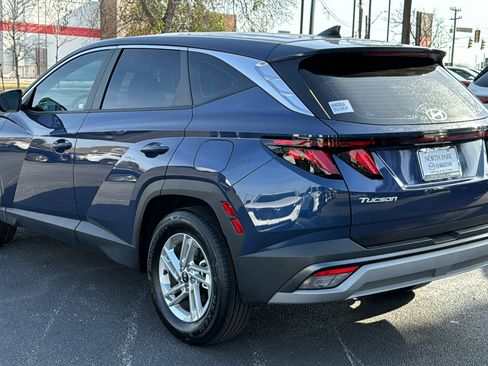 Used 2025 Hyundai Tucson SE image 6