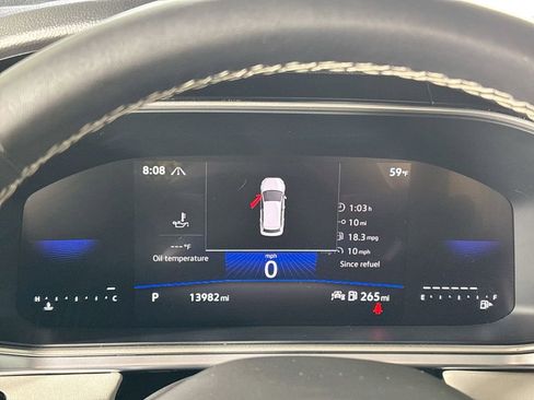 Used 2025 Volkswagen Taos SE image 14