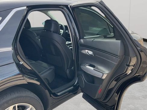 Used 2023 Genesis GV70 2.5T w/ Advanced Package AWD/4WD image 40