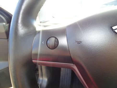 Used 2018 Tesla Model 3 Long Range RWD image 17