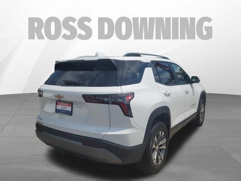 Used 2025 Chevrolet Equinox LT w/ Convenience Package II FWD image 4