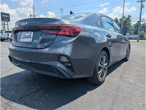 Used 2024 Kia Forte LXS FWD image 3