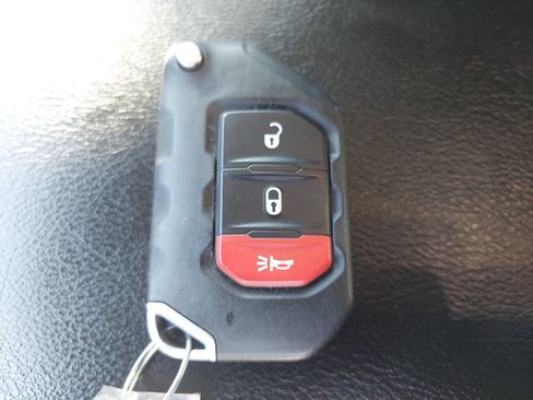 Used 2021 Jeep Wrangler Unlimited Sport AWD/4WD image 28