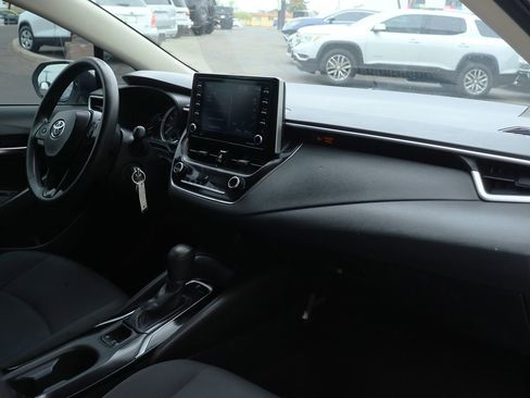 Used 2021 Toyota Corolla LE image 34