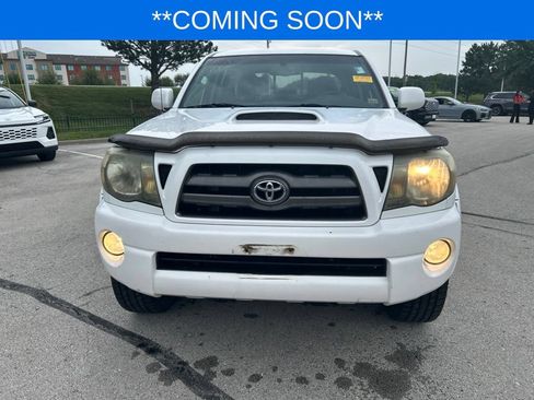 Used 2009 Toyota Tacoma PreRunner RWD image 2