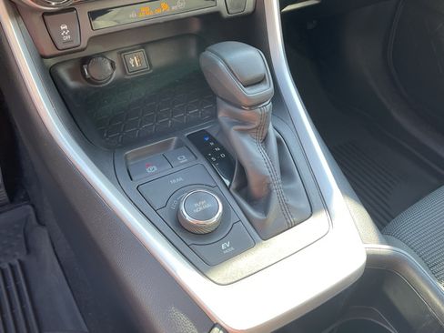 Certified 2024 Toyota RAV4 LE AWD/4WD image 22