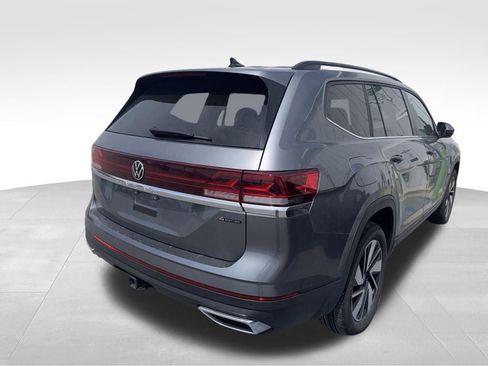 Used 2025 Volkswagen Atlas SE image 17