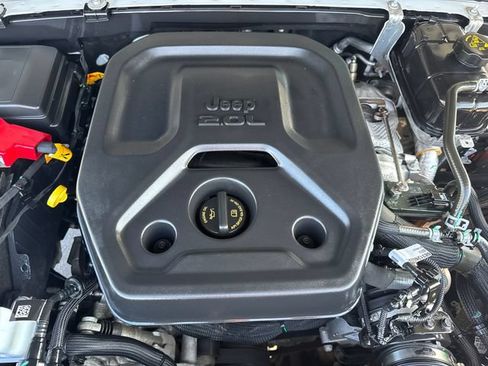 Used 2023 Jeep Wrangler Unlimited Sahara AWD/4WD image 22