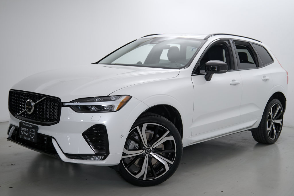 Certified 2023 Volvo XC60 B6 Ultimate w/ Climate Package AWD/4WD image 2