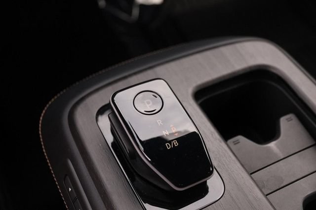 Used 2024 Nissan Ariya AWD image 22