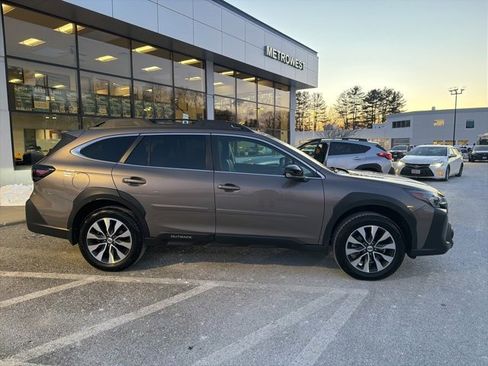 Used 2023 Subaru Outback Limited image 9