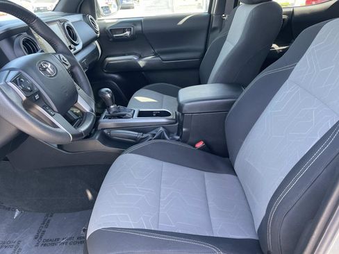 Used 2023 Toyota Tacoma TRD Off-Road image 19