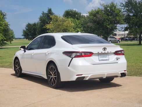 Used 2023 Toyota Camry SE w/ Convenience Package FWD image 5