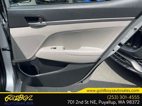 Used 2018 Hyundai Elantra SE w/ Cargo Package FWD image 18