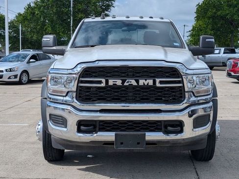 Used 2024 RAM 5500 Tradesman w/ Chrome Appearance Group image 10