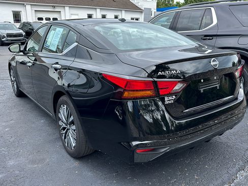 Used 2025 Nissan Altima 2.5 SV FWD image 5