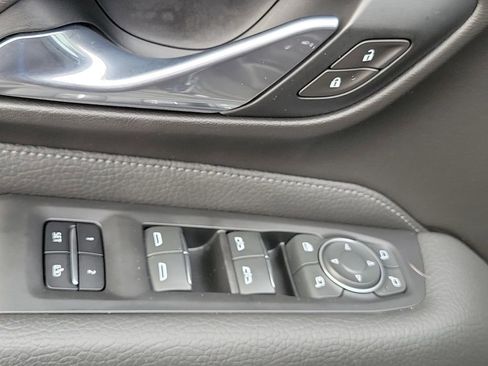 Used 2021 GMC Yukon Denali w/ Denali Premium Package image 28