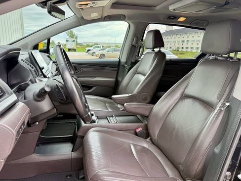 Used 2018 Honda Odyssey Touring image 11