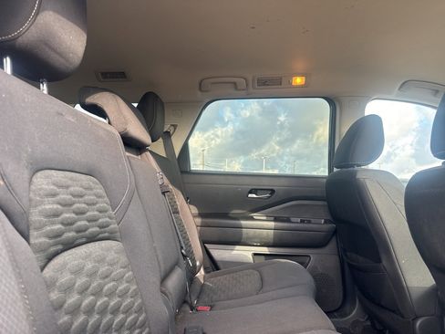 Certified 2022 Nissan Pathfinder S image 14