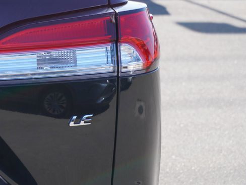 Used 2024 Toyota Corolla Cross LE FWD image 11