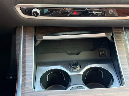 Used 2023 BMW X7 xDrive40i w/ Executive Package image 33