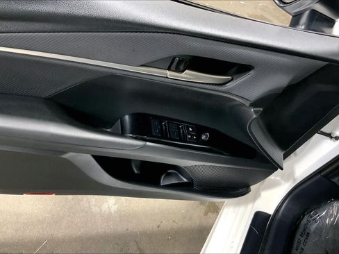 Used 2025 Toyota Camry SE FWD image 36