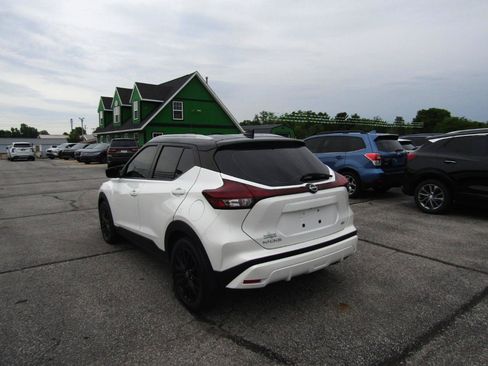 Used 2023 Nissan Kicks SV FWD image 5