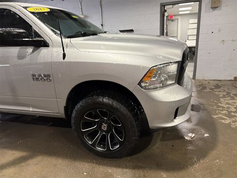 Used 2017 RAM 1500 Express image 2