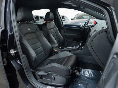 Used 2016 Volkswagen Golf 4-Door image 22