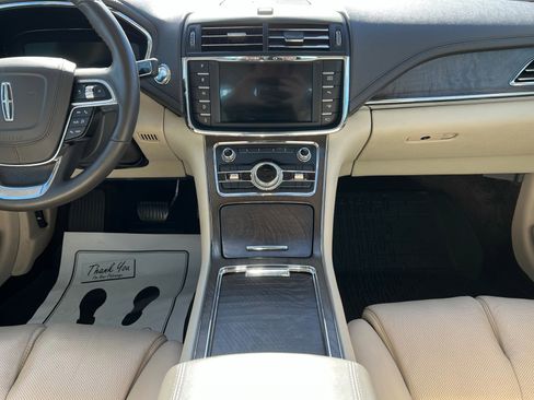 Used 2018 Lincoln Continental Reserve image 14