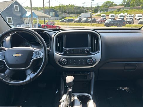 Used 2022 Chevrolet Colorado LT w/ LT Convenience Package AWD/4WD image 29
