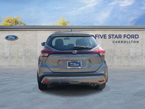 Used 2024 Nissan Kicks S FWD image 7