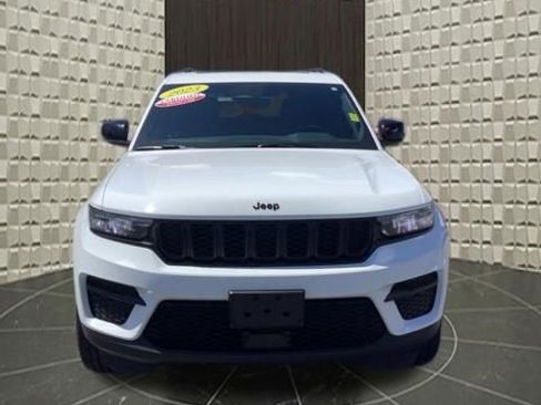 Certified 2023 Jeep Grand Cherokee Altitude AWD/4WD image 10