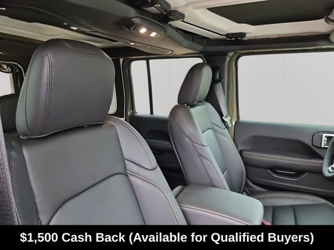 New 2026 Jeep Wrangler Unlimited Sahara AWD/4WD image 17