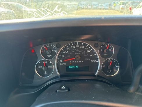 Used 2024 GMC Savana 2500 w/ Driver Convenience Package image 16