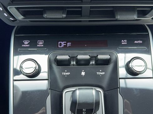 Used 2022 Porsche 911 Turbo S image 34