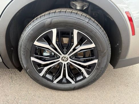 Certified 2026 Toyota Crown AWD/4WD image 35