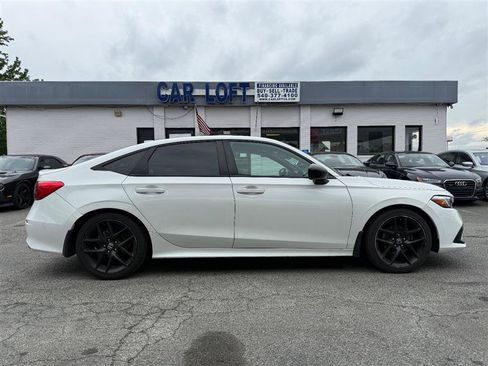 Used 2023 Honda Civic Sport image 4