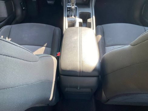 Used 2025 Nissan Sentra SV FWD image 28